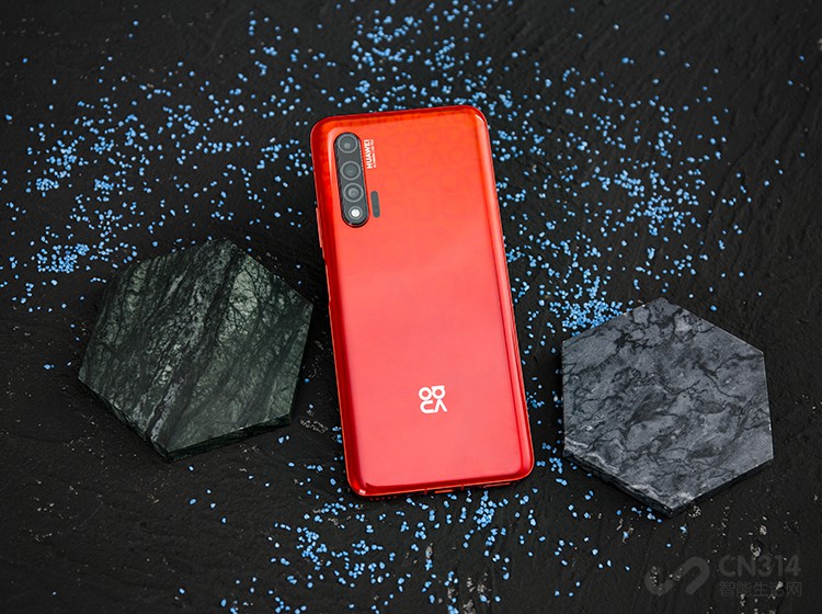 ����Ӳ���ϣ���Ϊnova6 5G����������990 5GоƬ��֧��˫ģ5G���硣