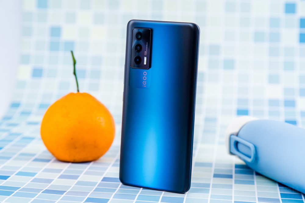 ֮ܶiQOO Neo5һۺˮƽʮֳɫĻͣȻϸϵϷֻϷ㵽ӲȫáʾЧ˿˳ƾ¼ԼʹiQOO Neo5ΪֻϷߵĳɫѡ