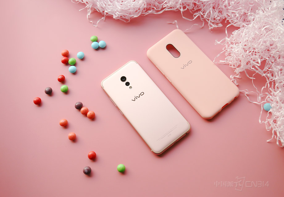 ���ֻ����ֻ����ƺ��Ѿ��ɹ���ͳ����vivo Xplay6��Ů��Ϣʮ����ֻ��ǣ�������С��е���ϲ��