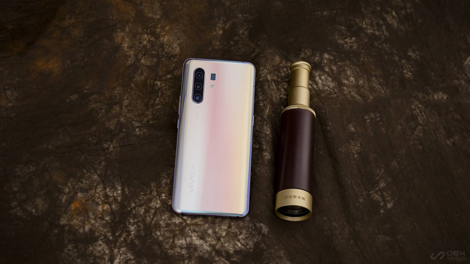 vivo����Android 9.0�Ļ����Ͻ��������ɫ��������ȫ�µ�Funtouch OS 10ϵͳ��������ȫ�µ�˽�˶������塢�ղ�ͼ�������������������ֵ��������¹��ܡ�