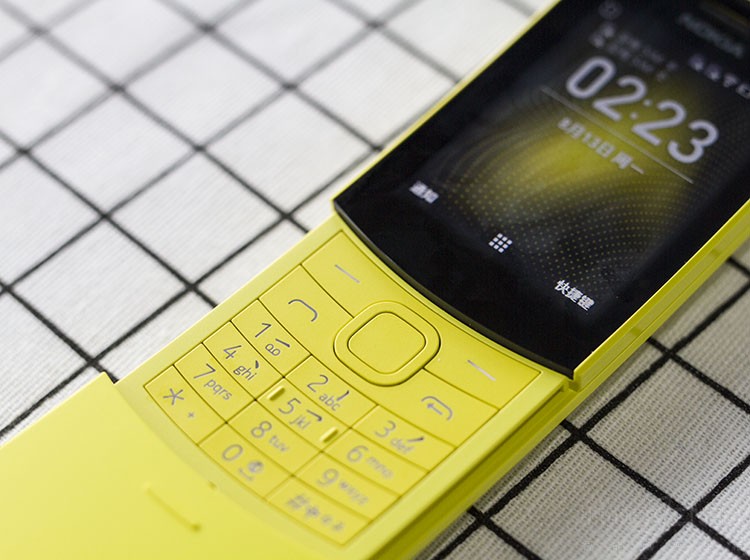 ��Ȼŵ����8110 4G���̰�֧��˫��������Ŀǰֻ֧���ƶ�����ͨ������֧�ֵ��ſ������Ż���һЩ�黳�û��е�ʧ����