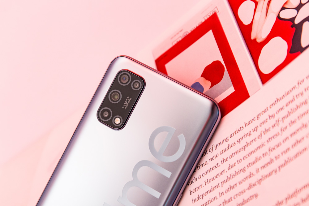 realme V54800㣬f/1.8Ȧ4800ؾͷֳ֧ҹҹĳƬ800119㳬Ǿͷ֧˫ط㷨ȷ治Ρͬʱûģ֧4KֱƵ㣬ǰͷ֧EISƵȫµĵӰģʽĴƬ