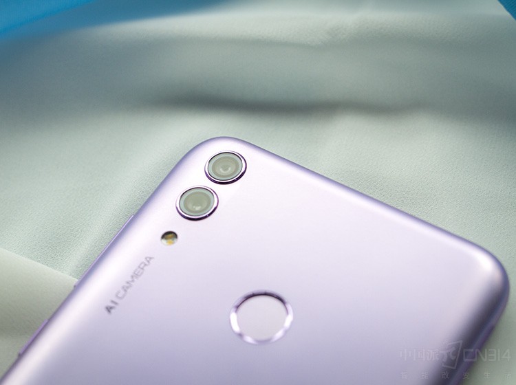 ��AI CAMERA����������Ȼӡ������˫���·��������ϸ�۲��������Ļ�������Կ�����Ӱ��۵�Ч�����·��ǺӰ�������ˡ������Ż����棬�������ص�������ƻ��Ƿǳ��ټ��ġ�