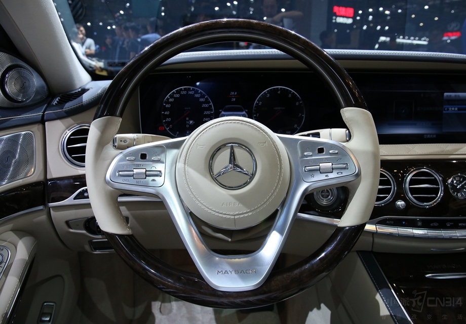 �������֣�����4.0T��������S 550���й���S 500������ΪS 560��