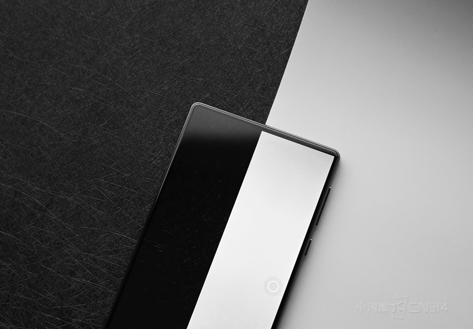 ��Ҫ�����������ƣ�ǰ���������Ͳ�͸�Ӧ�������⡣С��MIX��һ��������Ϊ������ѹ���մɵ������ļ�����������������������������ͨ����ʱ���������ֻ���ܷ��������˵ĺ���������ͨ�����ݣ����Ǵ�����Ϊ�ð���