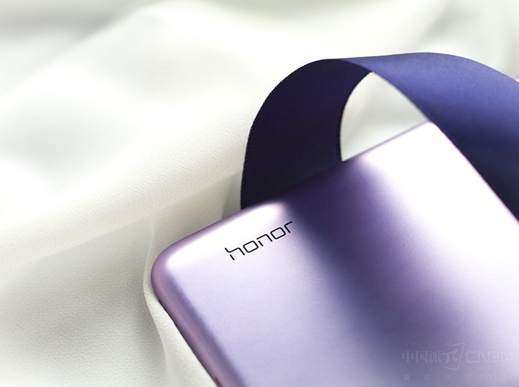 ��Ȼ�������������õ����Ȼ����������ʧ�����ÿ��ֻ�ӵ��һ��4000mAH���أ����ṩ����һ���ǿ��ʹ�����飬����Ч�����ڡ�