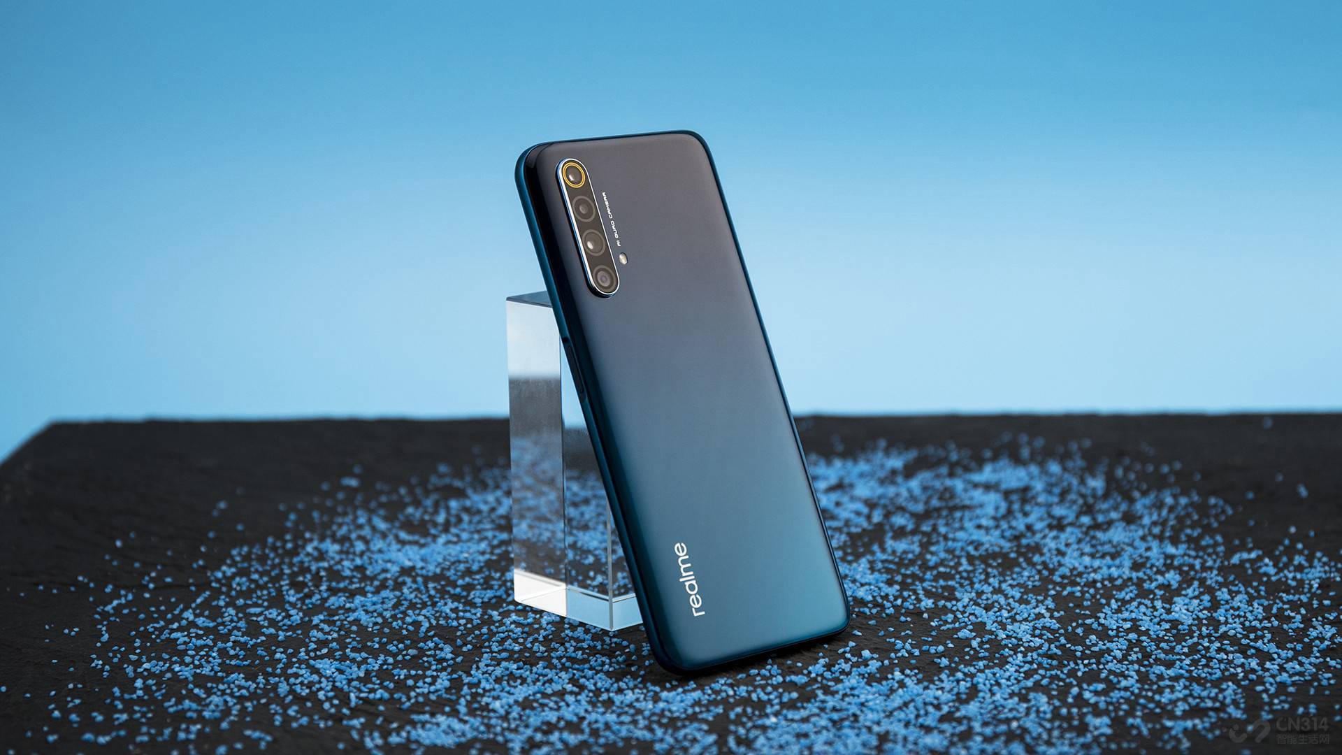 ���������÷��棬realme X50������4200����ʱ��������أ���ӵ����ǿ��VOOC����4.0���̶�30���Ӿ��ܴ����������70%�������ٶȼ��죬������һ������Ϸһ�߳��Ҳ�ܺܿ조��Ѫ���������оƬ������簲ȫ���ǻ������������ֹ�����ȣ�������ض���Ҷ��Զ��Ǻ��޵���ơ�