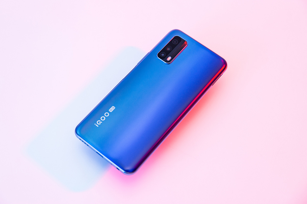 iQOO Z1xṩεڡˮɫѡоԴȻչʾǺεȡӿ仯ͨͬǶǳʹ漫θС