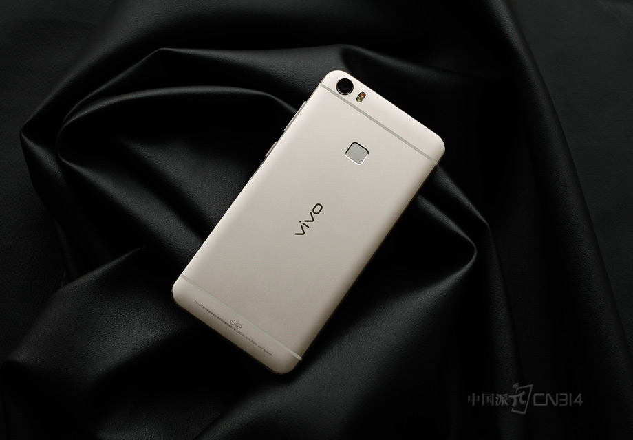 vivo Xplay5���ֻ�������������þ�Ͻ�һ��ȫ������ǣ���X6ϵ�зǳ����ƣ����ۡ���ָ����Ҳ�����ò�����