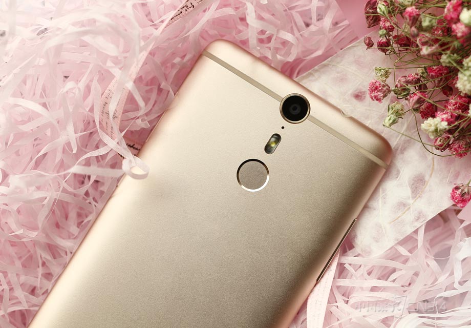 ivvi i3�����������ϰ벿����ָ��ʶ��ģ��;�ͷ������Ĺ���ָ��ʶ�������ơ�