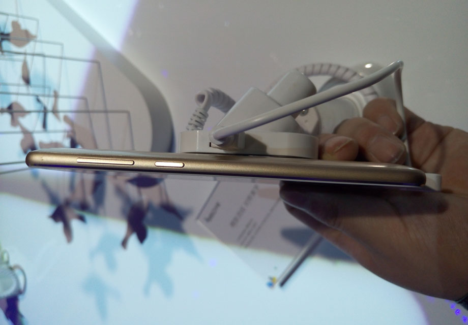 ��߰����������������Ļ���Ʋ������ۣ��ճָ�Ҳ�൱��ɫ