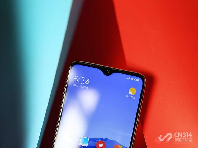 ����Ϊˮ�����͵�ǰ������ͷ�����������Ҳ����Ͳ����������ʽ��ƣ�ʹ���ֻ����濴���������ڲ������ѸУ�����ı������ֻ���Ƶ�һ���ԡ�