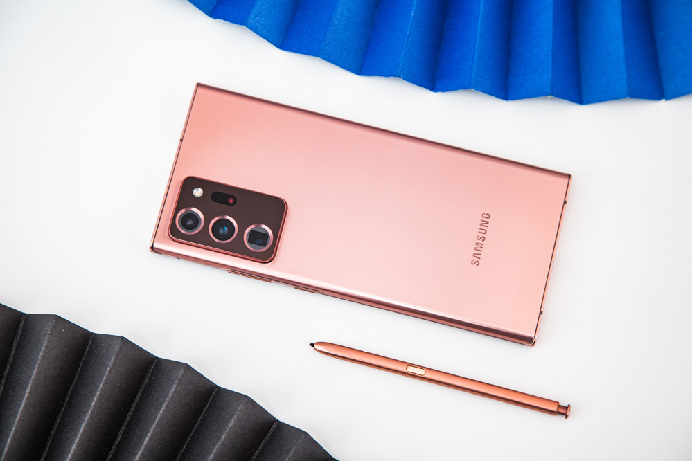 S Pen������Noteϵ�е�����֮һ����������Note20 Ultra��S PenҲ�����˲��ٵ��Ż��������������ӳٵ���9���룬���4096��ѹ�С�120Hz��ˢ���ʣ���Ӧ��������ʾ�����ʾ����д��Ȼ��