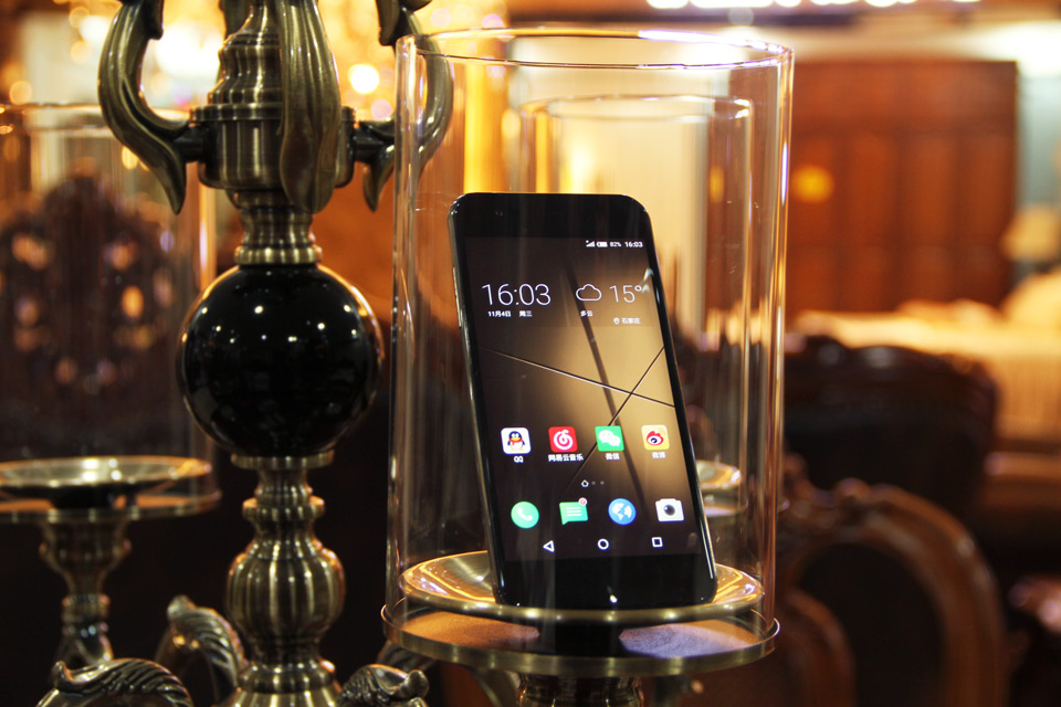 Gigaset�ߵ�Ҳ�Ǿ�Ʒ��·�ߣ�һ�����Ĵ���ľ�ƷԶ�Ȼ���ս��������Ʒ����������Gigaset ME������õ����֡�