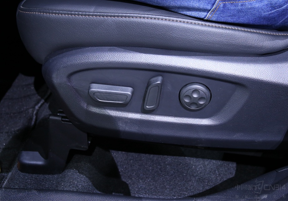 �����Ϊ201������148kW������ֵŤ�شﵽ320ţ���ף���������ƥ��6���Զ������䡣