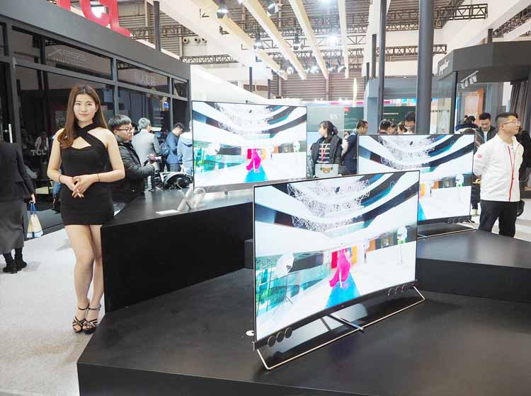 �˴�TCL��Բ�ͬ��Ⱥ������X5ԭɫ���ӵ���ӡ���Ժ����C6�Լ��ƽ�����������P5��