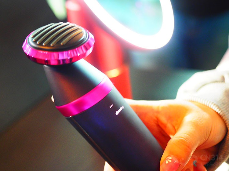 XESS����V����Ƶ�������򱻹ٷ����еĳ�Ϊ��С��ȹ��������U����V���������������������Ů���ǡ��ֲݡ����ѡ�