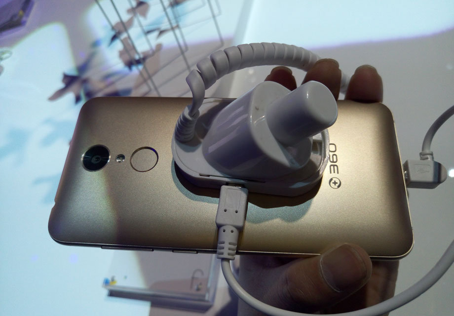 �ֻ�������Ȼ�����˶Գ�ʽ��ƣ����һ������������൱���ˣ��ճָг���