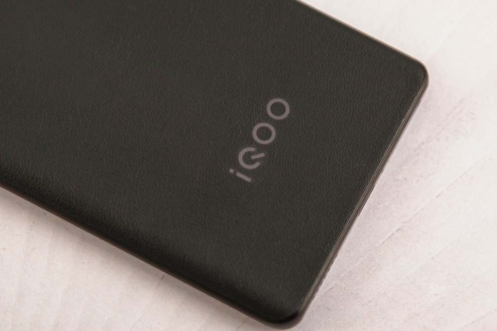 200W超快充狂飙 iQOO 10 Pro赛道版赏析
