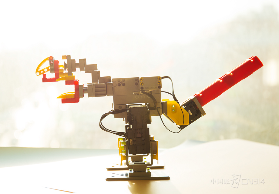 ҵ����ʿ��ʾ����ɫ�ĳɼ��������ű�ѡ����ҵ�ڵ������λ�����ǿ����ڴ��ű�ѡ�����Ǵ����������Ļ����ˡ�