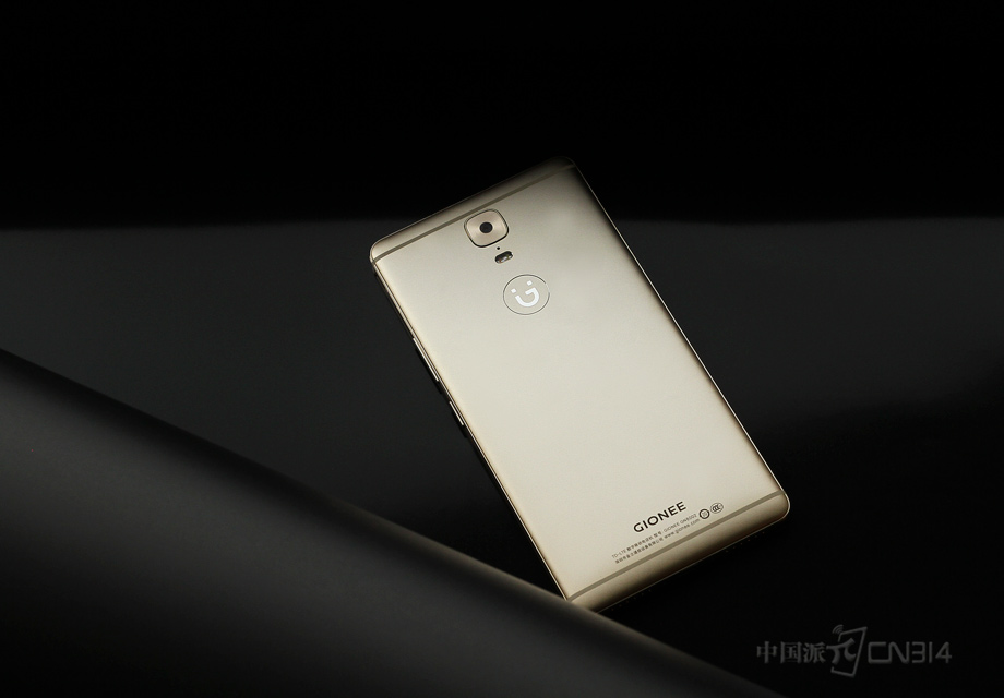 �û���������˾��������ʽ��ƣ����صĻ�����˿���պ���ɰ���գ������ָзǳ�ϸ�塣