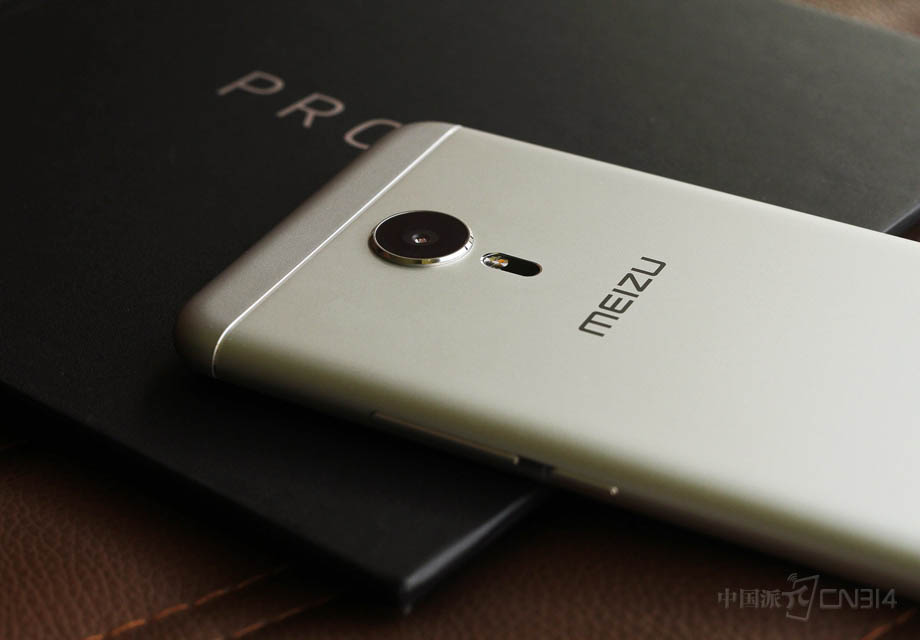 ����PRO 5�����״��������������µ�Ʒ��LOGO����LOGO�Ͼ��е�LOGO������ϸԲ�󣬲�����һ�ο�����ʱ����ܻ���Щ����Ӧ��