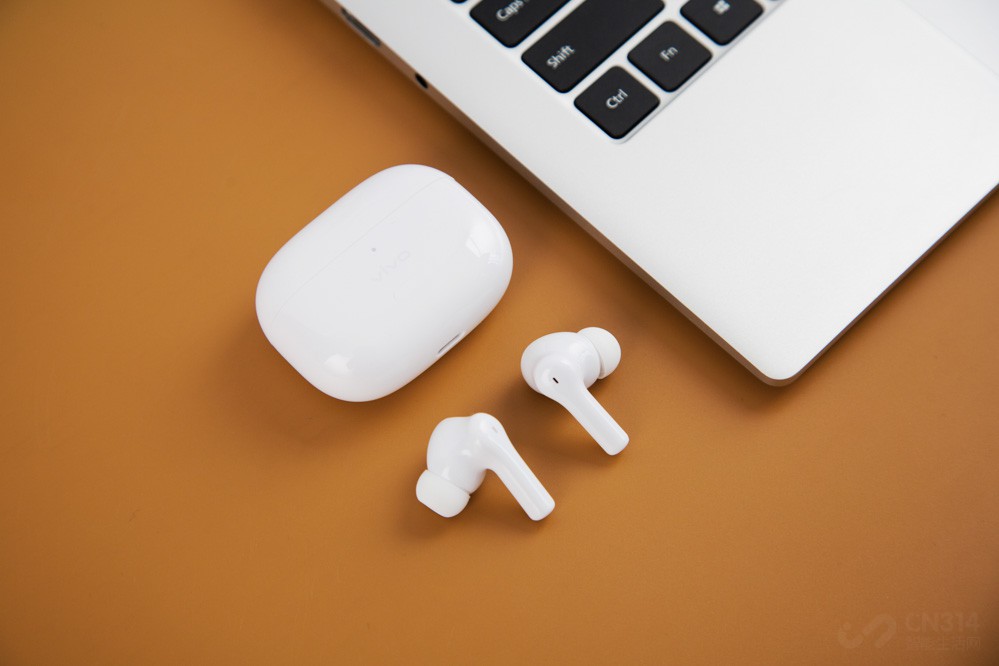 Ƶ棬vivo TWS 2߽vivoѧʵԵУDEEP-HDƵ棬aptX Adaptive뼼ṩȴͳ뼼1.5֮⣬ܹصƵݸ࣬ʸͨ͸߶ҲӵHi-Fiʡ