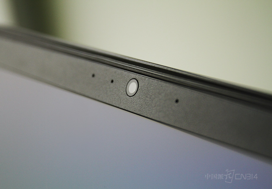 �û���ʾ���ֱ���Ϊ1920*1080����ߴ����Ļ���Ը��û�������Ϊ�𺳵��Ӿ�Ч�����������ھ�����������Ϸ���й����С�