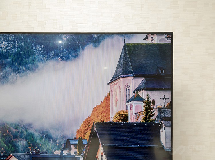 ��Ϊ�ǻ���V65���õ���ȫ����������ԣ����������߿򶼱Ƚ�խ����Ϊһ���100%NTSCɫ������ӵ���ӣ���Ϊ�ǻ���V65��������Ұ����������޸�����