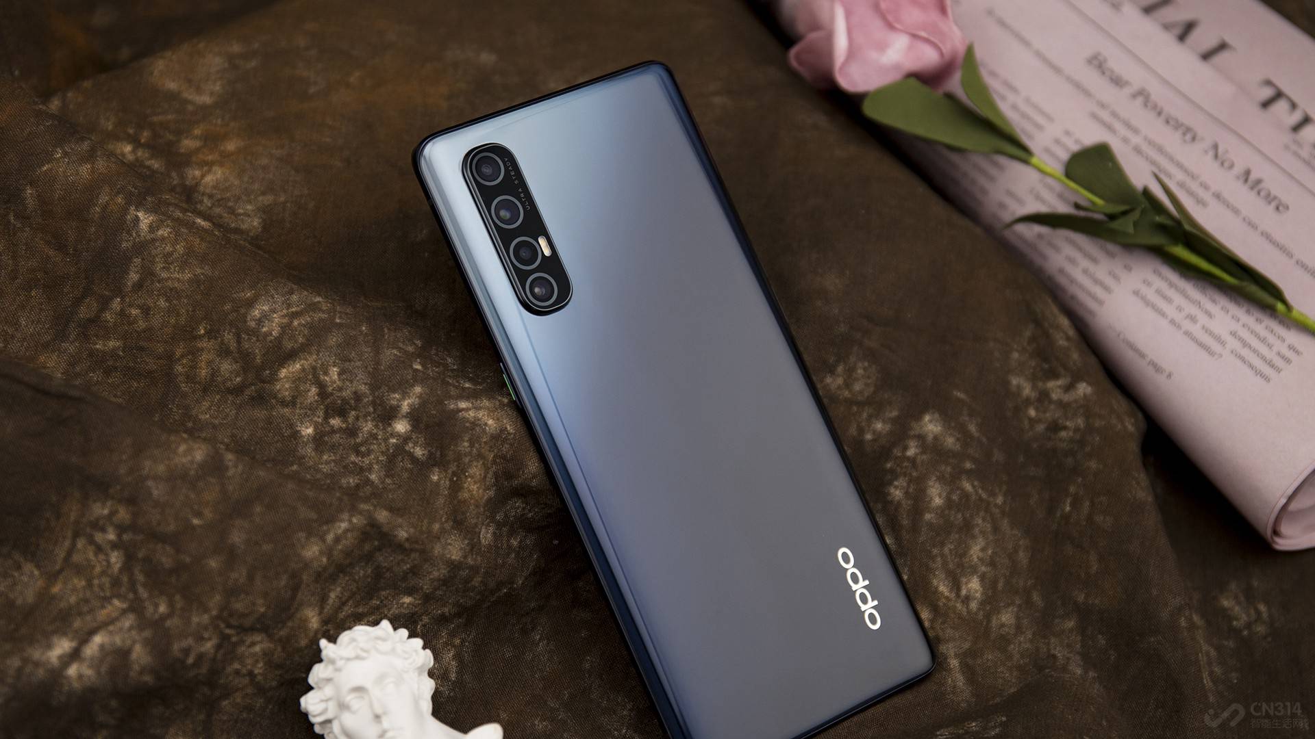 ��˵��5G��OPPO����5G�������Լ����ص�һ�ף������360 �Ȼ���ʽ������ƣ����Ը����û��ڲ�ͬ�����µ��ճ���������ƥ���ź���õ�����Ⱥ����֤�ź�ǿ�ȡ�������ȶ������û������Ǵ���Ϸ�����ǿ���Ƶ���������ܵ���������١�