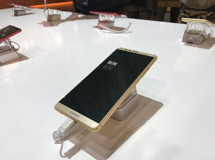 �������M7����֧����ȫ����оƬ���ɴ洢��������֤�鼰ָ�ƣ�����֧����ȫ������ڹ����������Ķ�λ��