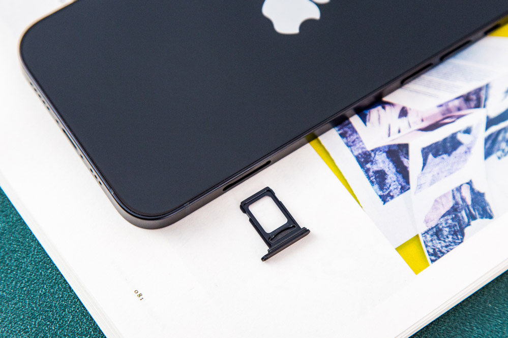 iPhone 12֧��˫��˫����֧��5G���磬������ȫ��֧��5G����Ƶ�������ֻ������ӵ�һ�����۷�����ʹ�������������̫���룬���ø�ͨ������iPhone 12��Ȼ�����⣬��׿�ֻ��������������źŵĵط���iPhone 12ֻ��2~3���źţ���֪��ˮ���������Ǳ��������覴á�