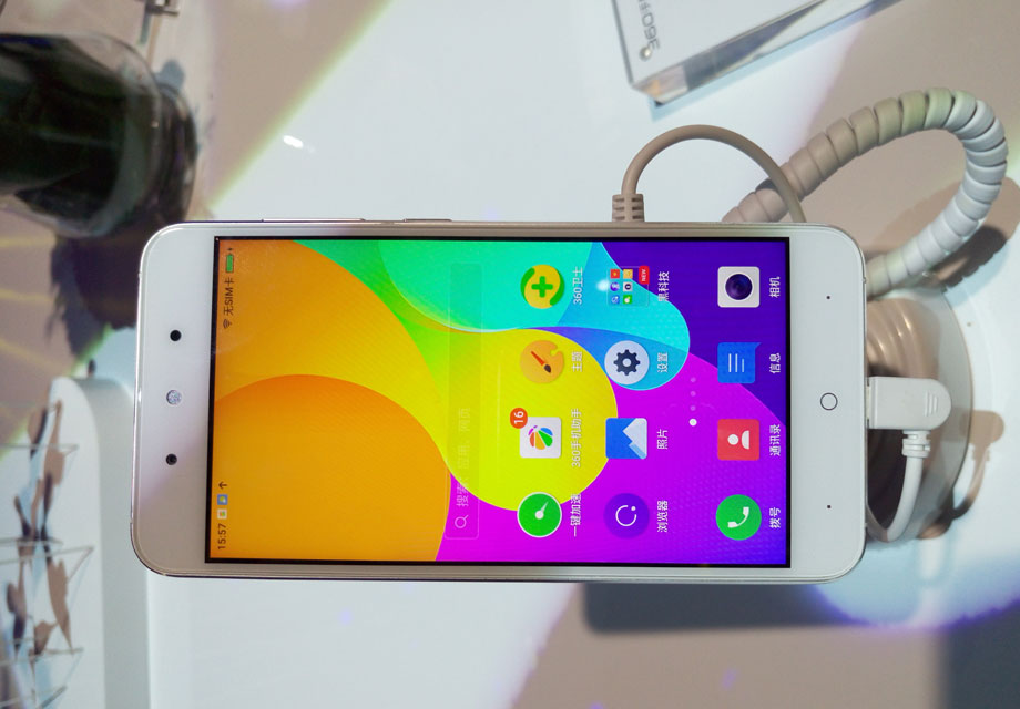 360�ֻ�f4����۸зǳ���ɫ���ֻ����桢�ֻ��ײ����ֻ����ң��������˶Գ�ʽ��ƣ�������������