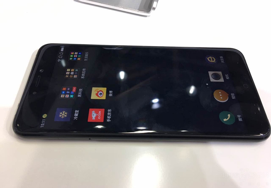 ����360 N5S���ı仯��������۷��棬ǰ��2.5D���沣���ͽ����п��Ӧ��ʹ�û��������360������Ʒ���˽ϴ�ͻ�ơ�