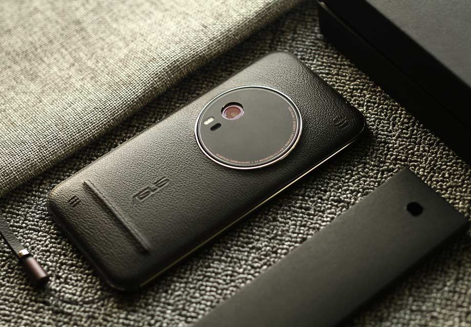 ������Ʋ������������㣬���ȿ����ı��ǻ�˶ZenFone Zoom��˶��İ����¾�ͷ��������10ö��Ƭ��ɣ���֧�ֹ�ѧ�佹�ͼ���Խ���