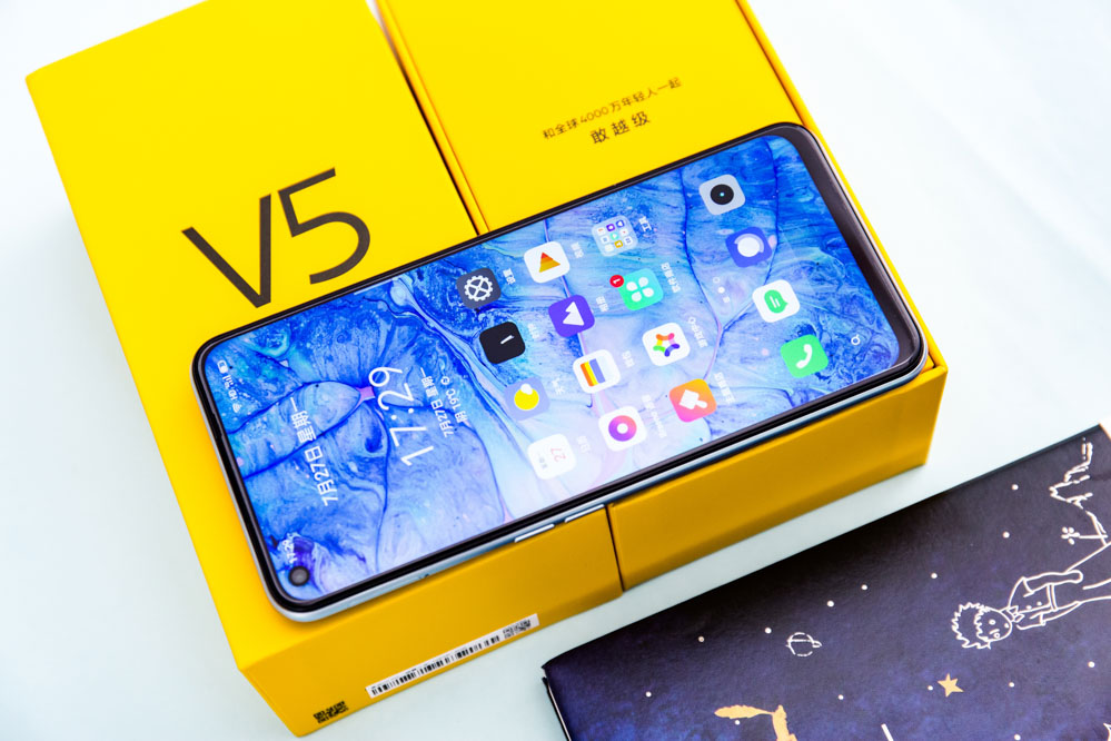 ⣬realme V5Ļ90HzˢԼ180HzزʣΪ