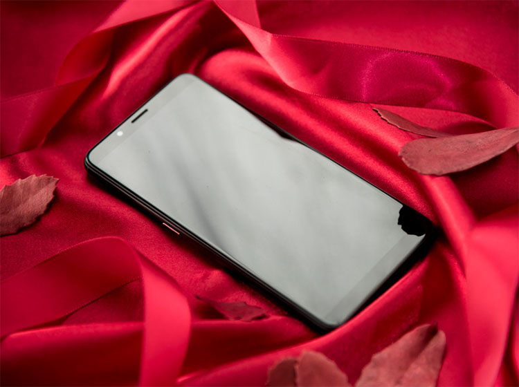 �Ŵ�СţŬ����Z18miniһ����������ܹ�ע�����˳�ɫ��Ӳ���������⣬���������ֵҲΪ�˽���ֵ���������������Ⱥ���С��ֻ����濪�׼��٣�ֻ�ж�������Ͳ�Լ�ǰ������ͷ������Լ�����ӵ��˼��¡�