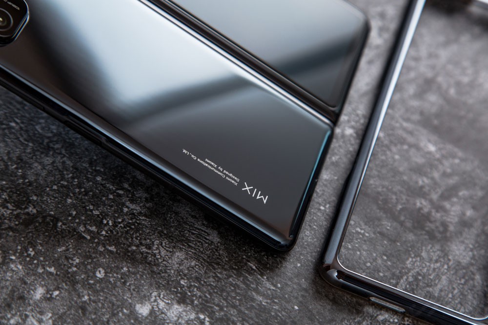 ͬʱ۵ĻһMIX FOLDһⲿһԽСĻߴҲﵽ6.52Ӣ磬ӵ90Hzˢʡ180Hzزʡ900nitֵȡȫ·HDR 10+ȵȣĻһӵмߵĹ񡣿óСײûΪǡĻ͵еöǶˮ׼