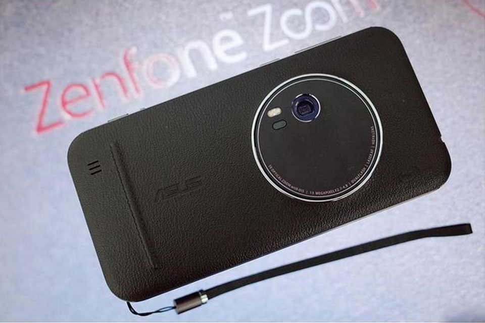 ������ɫ�Ļ�˶ZenFone Zoom������ͷ֧��3����ѧ�佹�����԰���������ǲ��ɱ���ġ�