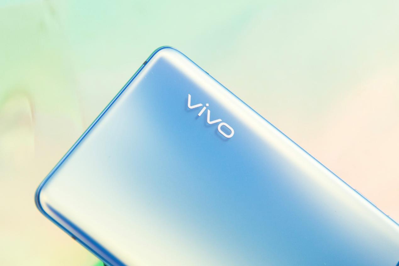 AGĥɰʣֲմȾָƣѡھǳҺ4ɫڹ£һɫʺ͹ӰЧܵձƣԲ󣬻ճָܡ