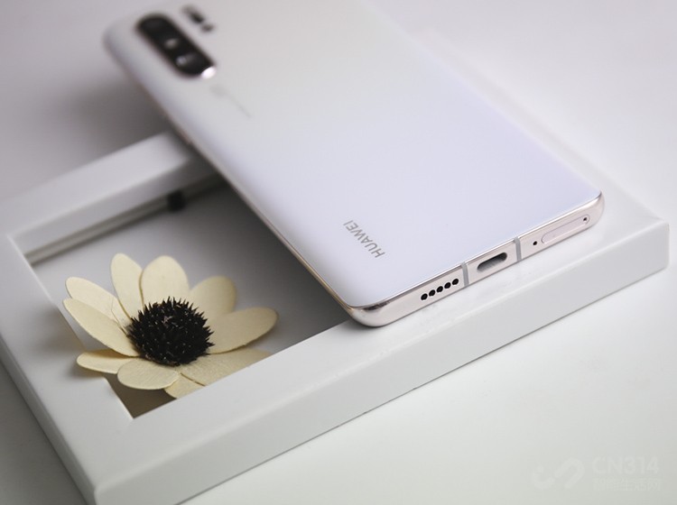 ��Ӳ�����棬P30 ProҲ�����Ż�Ϊһ�������ĸ�ˮ׼����Ϊ2019����콢���û������˻�Ϊ�����з�������980��������7nm�����Ƴ̴���������������͹��ģ���������ʱ��̡�����ȫ����������Ϸ������Ӱ����΢�Ŷ��ܳ����ޱȡ�