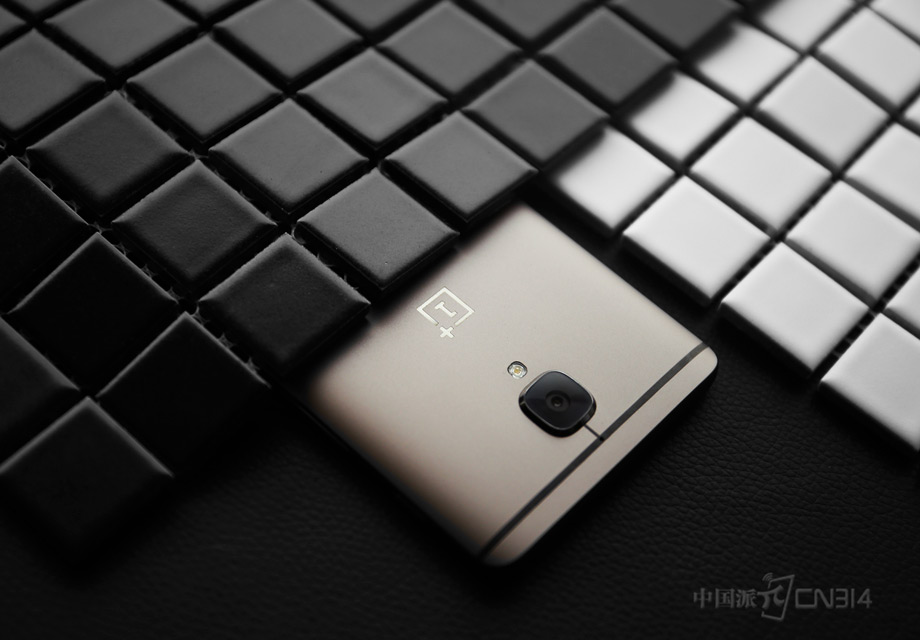 ������ͬ����£�ȴ�����ż���ı仯��OnePlus 3T�ڱ�����OnePlus 3ԭ�к���1600W��������ͷ��OIS��ѧ������ǰ���£�ȫ��������EIS���ӷ����������������������Ƶ��Ϊ������