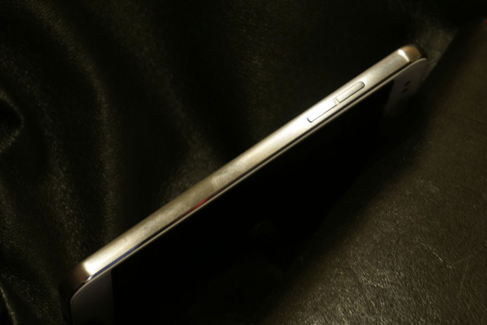 Gigaset����160������ʷ��Ʒ�ƣ������ڳ�Ϊ���������Ͽɵ�����Ʒ����������ۺϽ��������Ӧ�̡����Ƕ���ᵽ���¹�Ʒ�ʡ���һ˿�����ĵ¹�������һ����еĻ��򣬵͵�������ı����ڲ�Ʒÿһ��ϸ�ڡ������¹�Ʒ�ʡ����嵽Gigaset�ֻ�����˵�����ǡ�Ϊ��õ��û��������ơ���