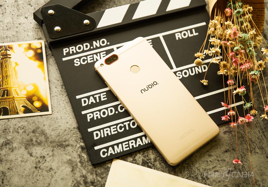 ����˫�������Ǹû��������㣬Ŭ����Z17mini����˫1300������������Ҷ��Ƶ�IMX258�ڰ�+��ɫ����ͷ��һ�Ÿ�֪ɫ�ʣ�һ�Ų������ϸ�ڡ��ڲ�˫����ҵ���Ѿ��м��ҳ����漰���������㷨ȱʧ��û�и��û��������ӡ�󣬾�ϤZ17mini�����˸�����ḻ���淨���᲻������2017���˫��糱�أ�