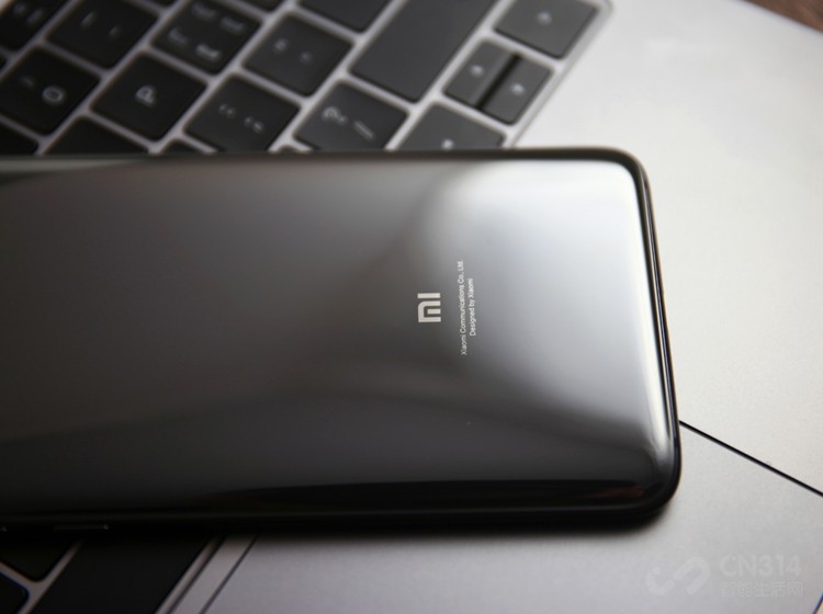 �����²����Ǿ����С��logo��һЩ�ֻ���Ϣ�����Կ����ֻ���ǵ��м������������ڹ��ߵ�������Ҳ���Գ��ḻ�Ĳ�θУ����ҵ�Ӱ���������ᣬ���Կ���С��9�ڹ��շ���ȷʵ���˲�����˼��