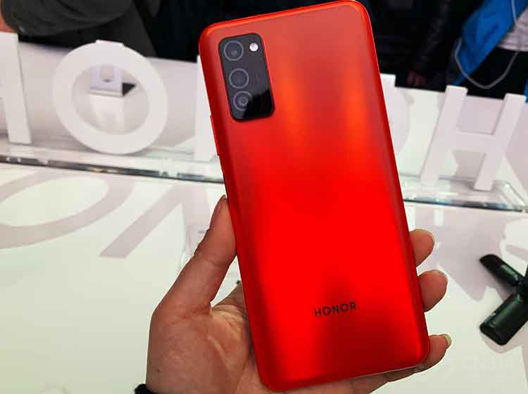 ��ҫV30���ۼ�Ϊ3299Ԫ��V30 Pro�����ۼ�Ϊ3899Ԫ����Ϊ��ǰ�г�������˵�˫ģ5G�ֻ���V30ϵ���ڽ��ļ������зǳ��о����������������ղ����Ǹ��裬��������һ��V30������