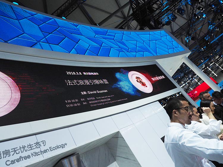 ����AWE�ֳ�һ��ƽ�׵�չ̨�����ճ�δ���ǻۼ�ͥ�����ó������ֳ����ں����ǻۼ�ͥȫ����������䣬��չ�߿ɳ���ʽ���ܡ�4+7+N��ȫ�������ƻ��ǻ۳��׷����������ǻ����顣