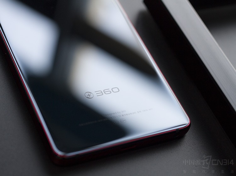 ����ֻ���������710��������Ÿ�ͨ����U����ӵ��6+64GB��6+128GB�������ð汾���������߿��Ը����ɵ�Ӧ���ճ�ʹ�ã��Լ���Ϸ����