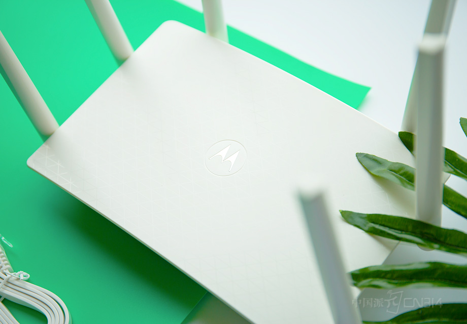 ���Ħ·��M1��Ħ·��M2������ĸı�����ڲ�����м��������һ�����ߣ���ԭ����4�����߱�Ϊ6�����ߡ�