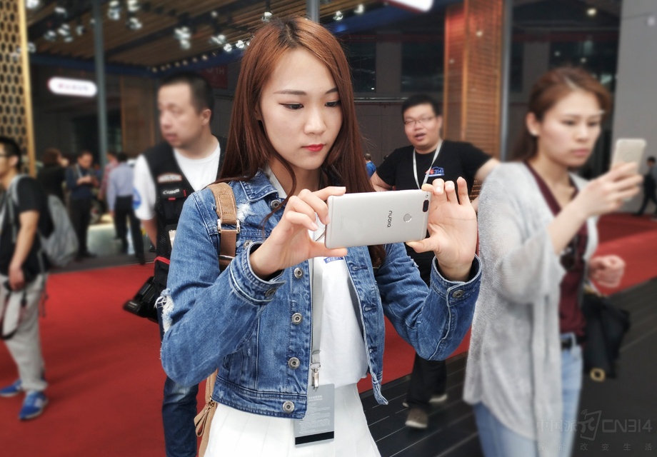 �³������°�����ʽ���С�